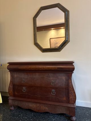 Cómoda clásica de madera