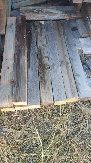 Mesa artesanal rústica de madera