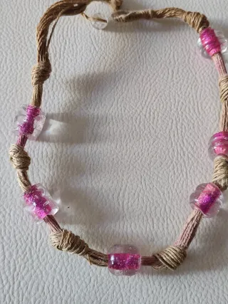 Collana artigianale iuta e perline rosa
