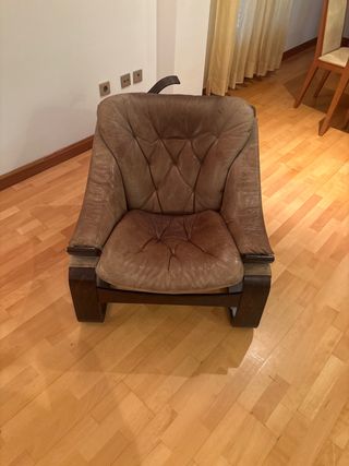 Butaca retro de cuero y madera