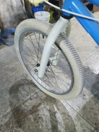 Bici BMX azul