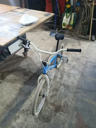 Bici BMX azul