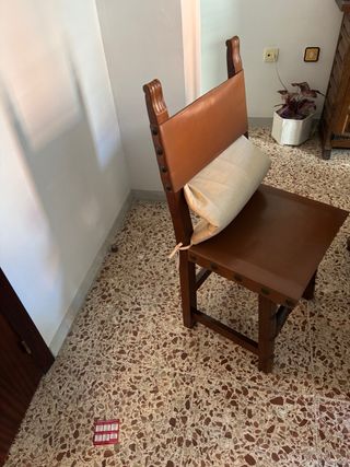 Sillas de comedor de madera y cuero