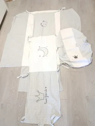 Protector de cuna Pirulos.