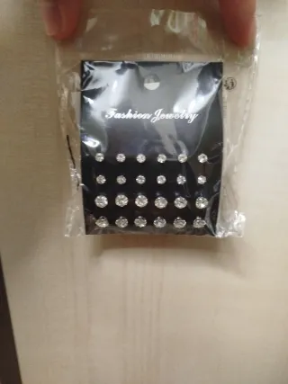 Pack pendientes brillantes plata y blanco