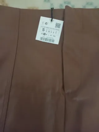 Falda polipiel marrón talla S sin estrenar