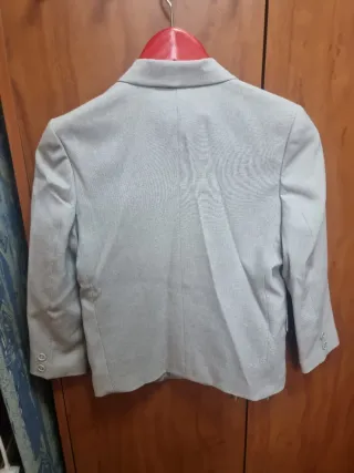 Chaqueta traje niño gris talla aprox 10 años.
