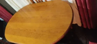 Mesa de madera redonda