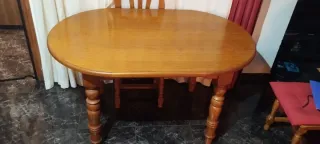 Mesa de madera redonda