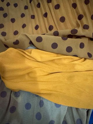 Blusa plisada de lunares