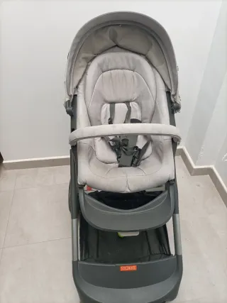 Carro de bebé Stokke con silla de coche