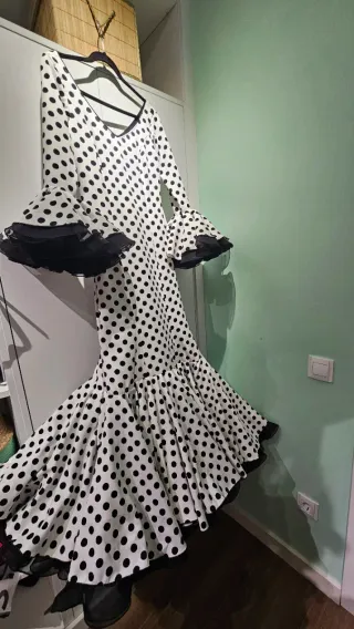 Vestido Flamenco Lunares Blanco y Negro