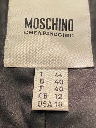 Moschino Gabardina Acolchada Negra