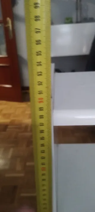 Estantería blanca de madera