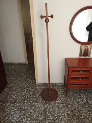 Perchero de madera