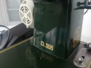 Máquina de coser Refrey CL306 motorizada