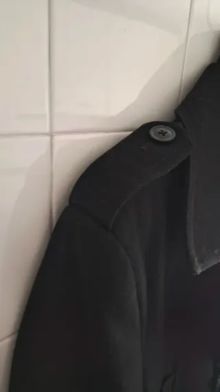 Chaquetón Zara Negro talla L-40,