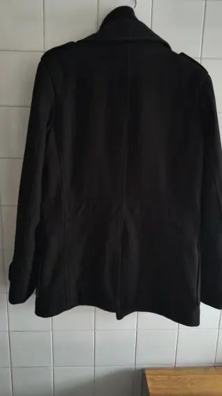 Chaquetón Zara Negro talla L-40,