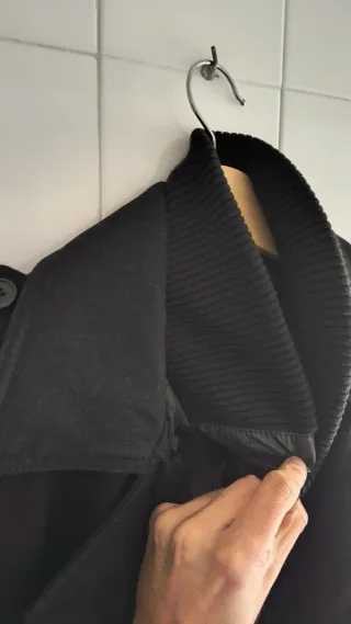 Chaquetón Zara Negro talla L-40,