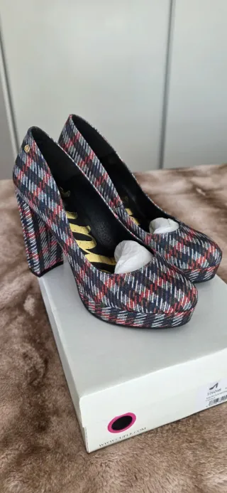 Zapatos de tacón Cuplé talla 39