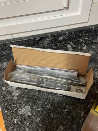 2 Frenos para puertas correderas. A estrenar