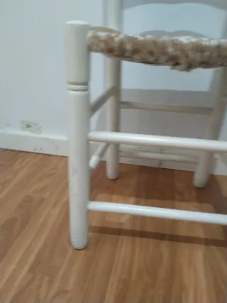 Silla rústica mimbre y madera blanca
