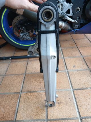 Basculante Honda VF500F2