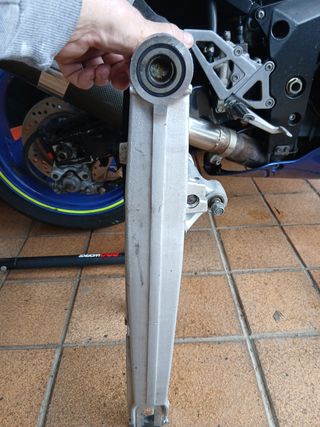 Basculante Honda VF500F2