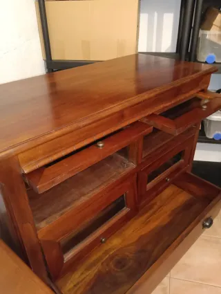 Cómoda de madera maciza