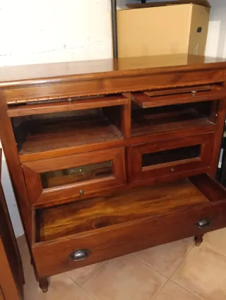 Cómoda de madera maciza