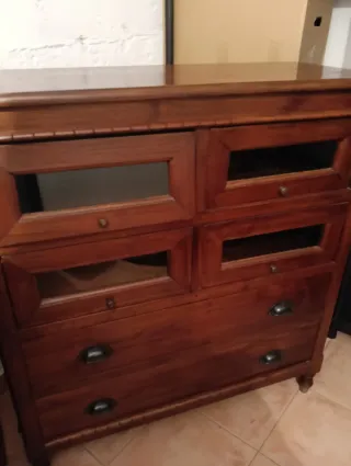 Cómoda de madera maciza