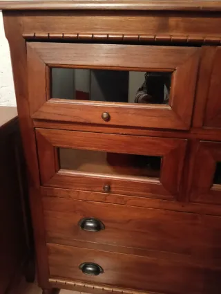 Cómoda de madera maciza