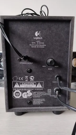 Altavoces Logitech para ordenador