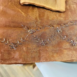 Foulard y bolso fiesta marrón y dorado