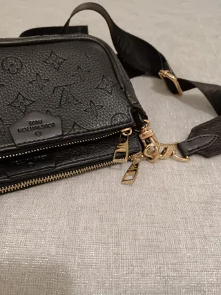 Set borsetta tracolla nera monogramma e dustbag