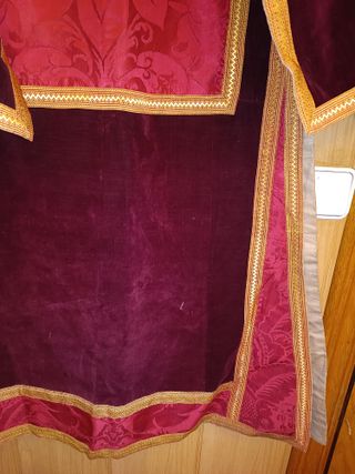 Dalmatica terciopelo finales s. XIX