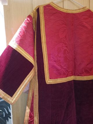 Dalmatica terciopelo finales s. XIX