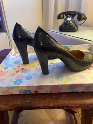 Zapatos de tacón negros