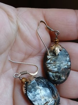 Orecchini Astrophyllite Neri e Oro