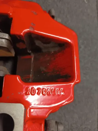 Pinza de freno izquierda brembo 4 pistones