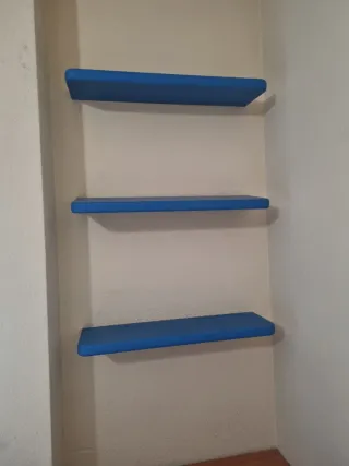 Cama juvenil diseño coche con cajones y estantería