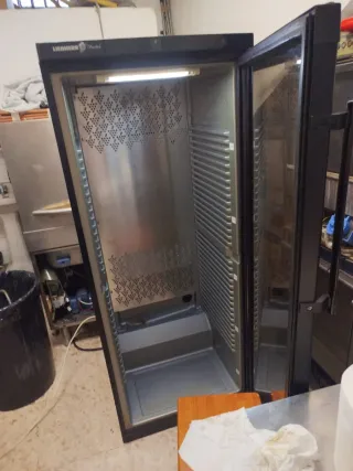 Vinoteca refrigerador LIEBHERR WT 4127