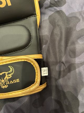 Venum Pantalón Corto y Guantillas MMA