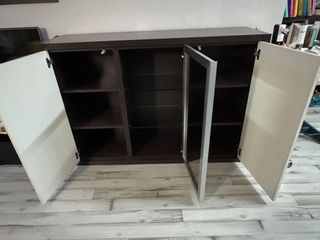 Cómoda de madera y cristal marrón/blanca