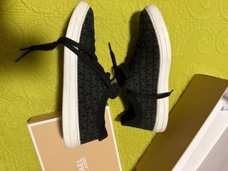 Zapatillas Michael Kors Negras y Blancas