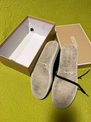 Zapatillas Michael Kors Negras y Blancas