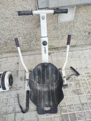 Hoverboard blanco y accesorio