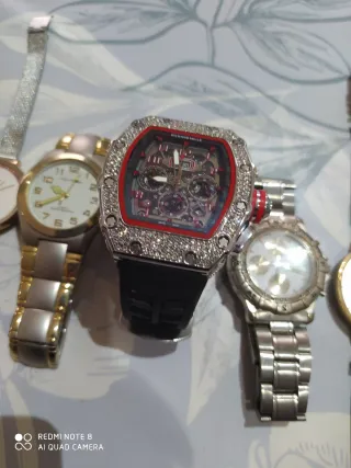 Lote 8 orologi vari stili