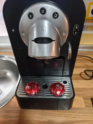Cafetera Nespresso Pro CS100 Automática