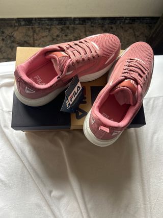 Deportivas Fila rosas y blancas